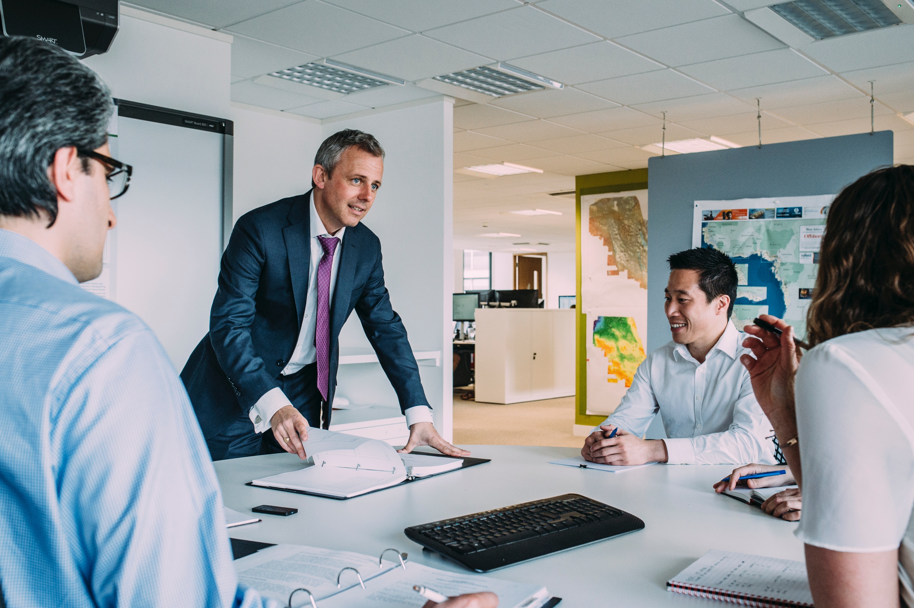 15 powerful leadership skills to help lead your team better