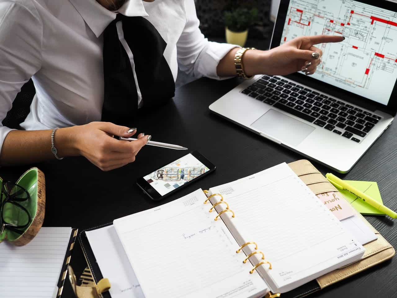 Smart project planning with a project management tool
